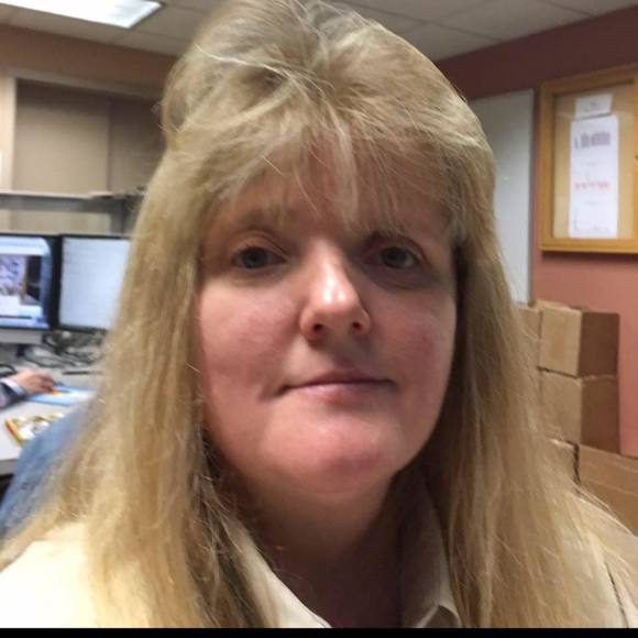 Meet your Posher, Tracie - Picture 1 of 1